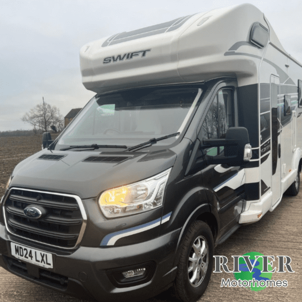 HALF PRICE hire package on 4 Berth Motorhomes from River Motorhomes 18th-21st July with £1.00 deposit | WAS £981.60 NOW £400 - Image 3